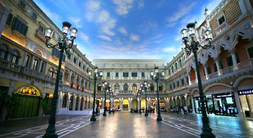 Venetian-Macao-hotel-resort-street